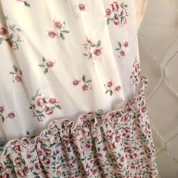 Bellevue Sleeveless Floral Maxi Dress / Tagged Medium - Picture 3 of 7